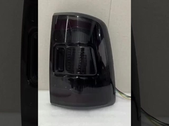 पूरी तरह से 1500 टेल लैंप